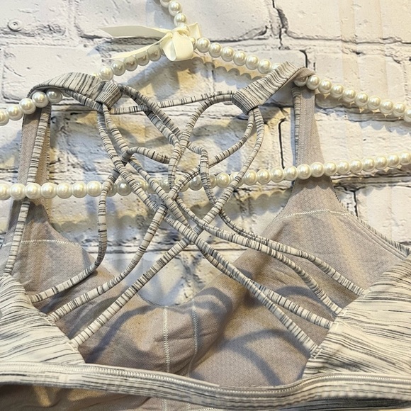 LULULEMON Free To Be Bra (Wild)
Wee Are From Space Nimbus Battleship SIZ… - Picture 9 of 11